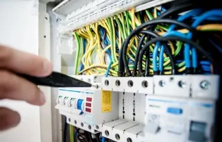 ¿Por qué los sistemas de energía industriales deberían utilizar filtros de armónicos activos?