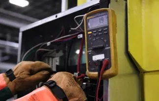 Pros y contras del filtro de armónicos activo frente a los filtros de armónicos pasivos para aplicaciones industriales